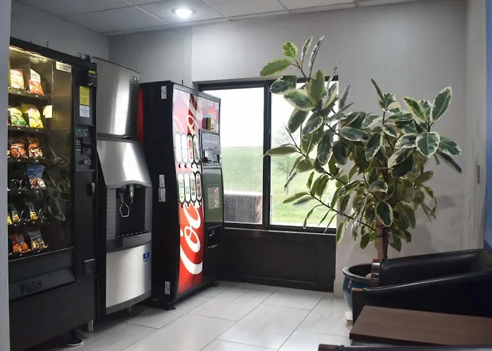 Holiday Inn Express Hotel & Suites Mcpherson By Ihg