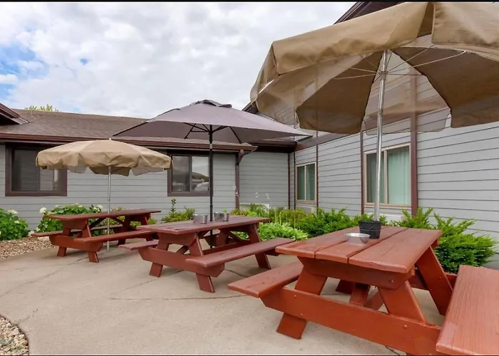 Clarion Pointe Hotel Tomah