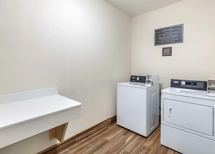 Best Western Plus Mansfield Inn & Suites