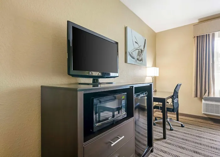 Best Western Edgewater Inn