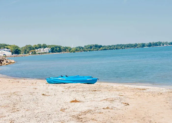 Super 8 By Wyndham Port Clinton Hotel