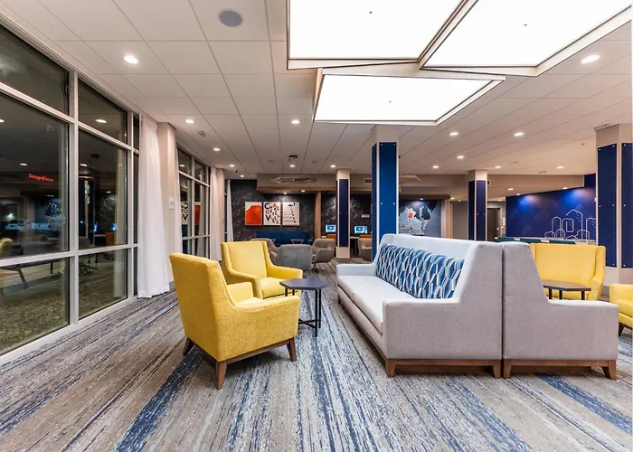 Holiday Inn Express & Suites Charlottesville By Ihg