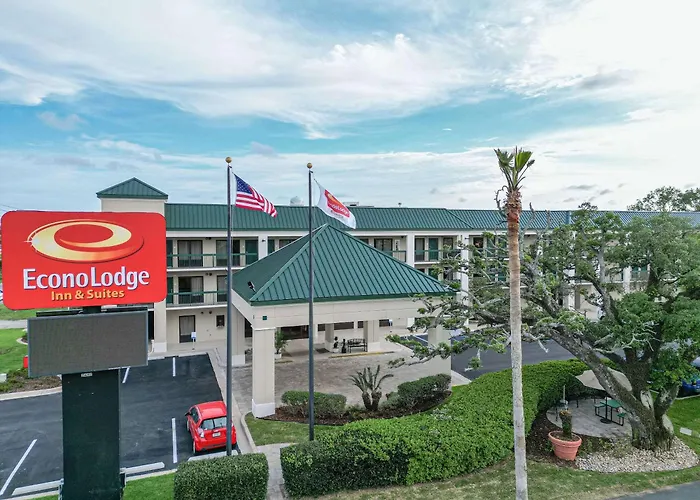 Econo Lodge Inn & Suites Foley-North Gulf Shores