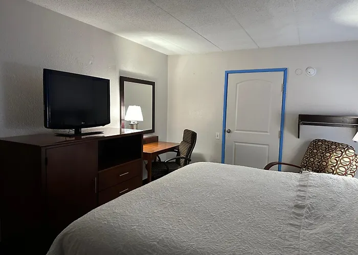 American Inn & Suites Bishop Airport Flint