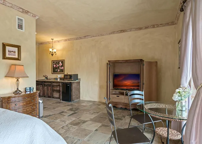 Blanco Riverside Cottages