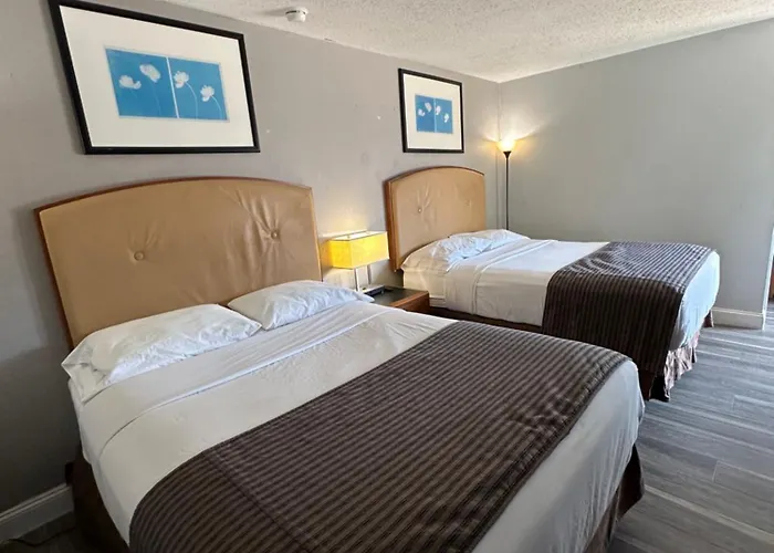 Travel Inn & Suites Emporia