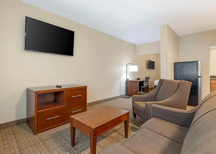 Comfort Suites Near Vancouver Mall