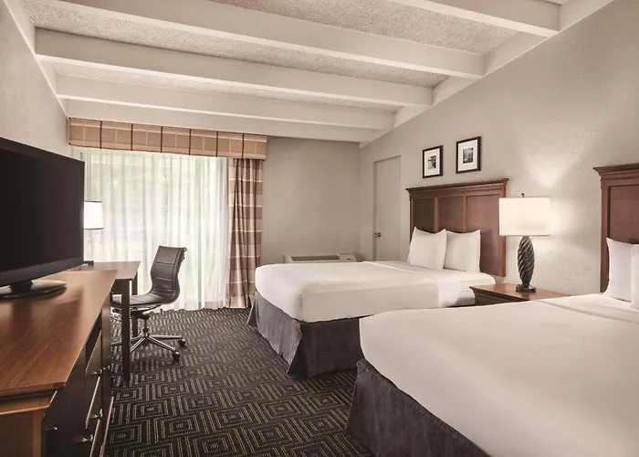 Country Inn & Suites By Radisson, Woodbury, Mn