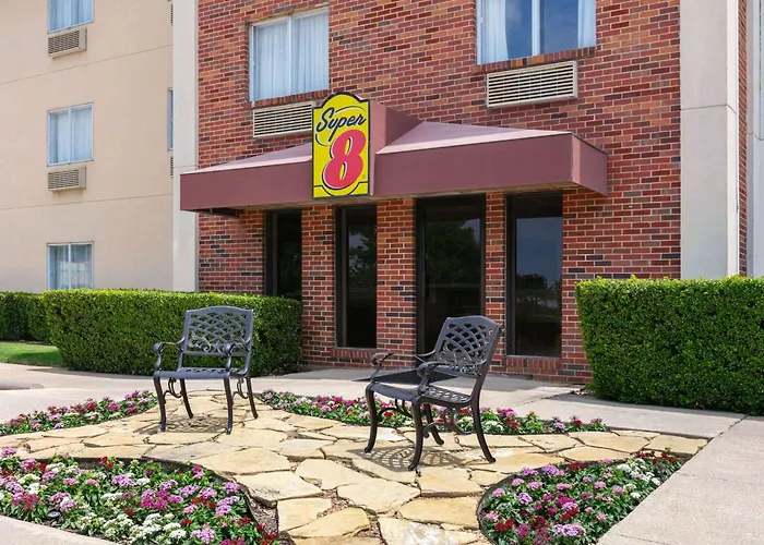 Super 8 By Wyndham Grapevine/Dfw Airport Northwest Hotel