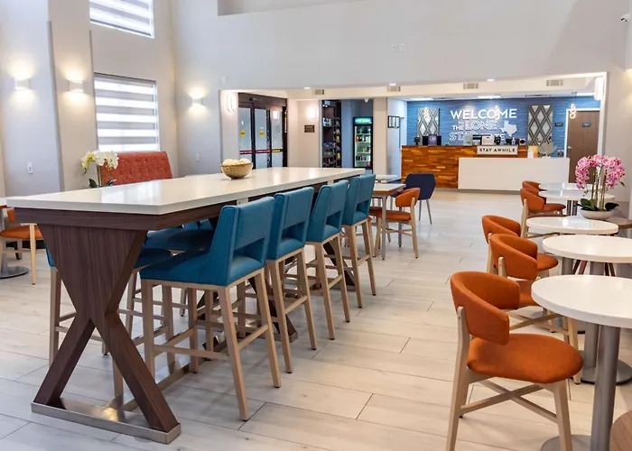 Hampton Inn & Suites Denton