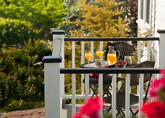 White Doe Inn Bed & Breakfast Manteo