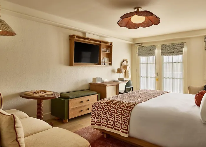 Beachside On Nantucket