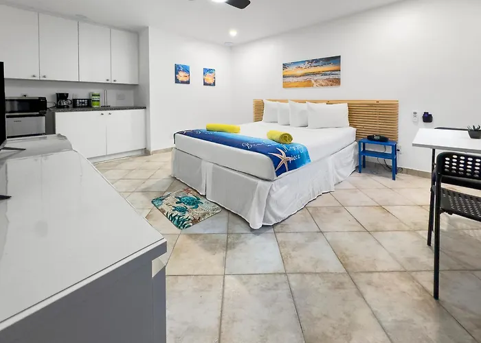 Hollywood Sunrise Hotel