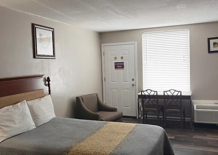 Apm Inn & Suites Martinsburg