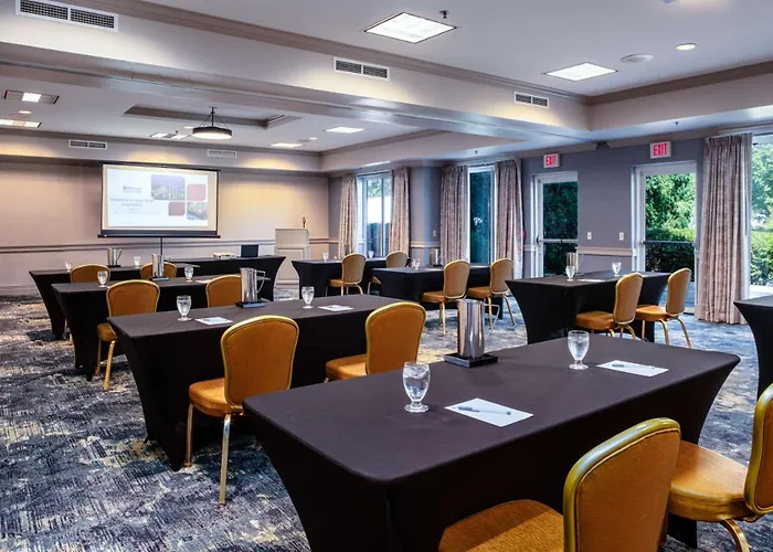 Hilton Garden Inn Milwaukee Northwest Conference Center