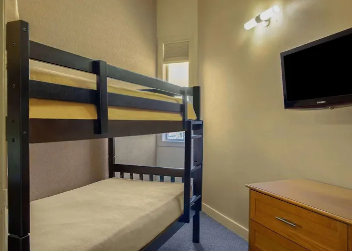 Days Inn & Suites By Wyndham West Edmonton