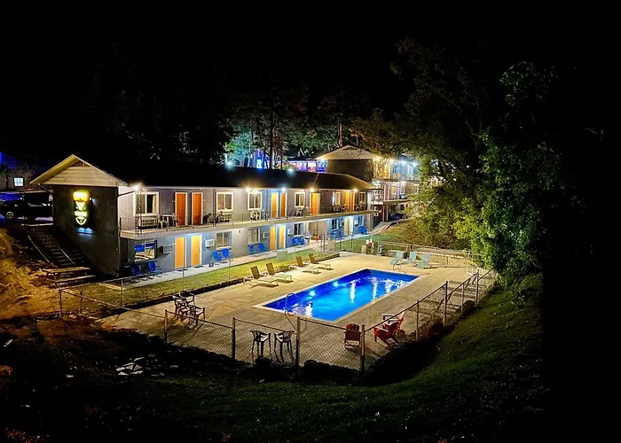 The Wanderoo Lodge Eureka Springs