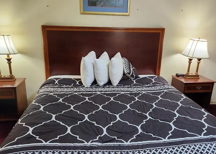 Swiss Village Inn Eureka Springs