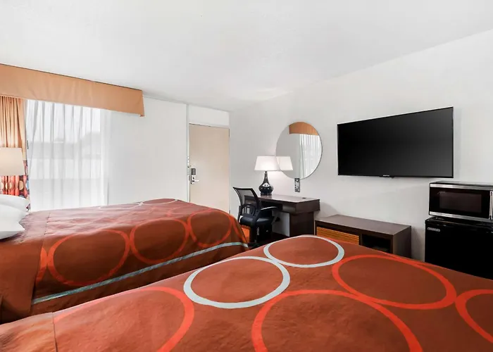 Super 8 By Wyndham Baton Rouge/I-10 Motel Inniswold