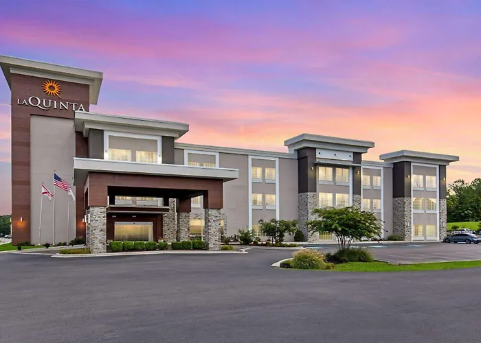 La Quinta By Wyndham Cullman Hotel