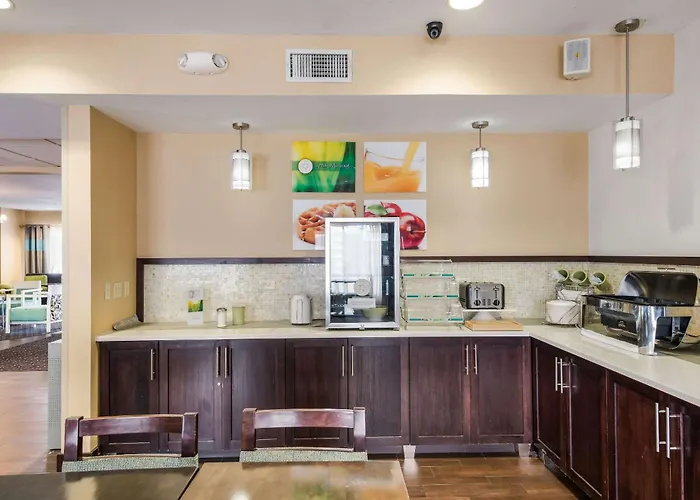 Quality Inn & Suites Quincy - Downtown