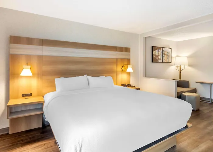 Best Western Plus Heritage Rail Inn & Suites York