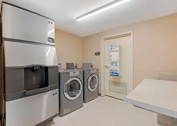 Comfort Suites Port Allen - Baton Rouge