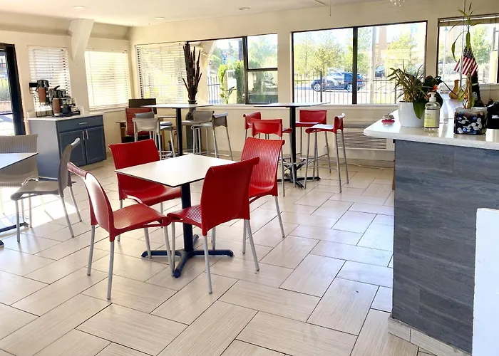 Super 8 By Wyndham Albuquerque Downtown Motel