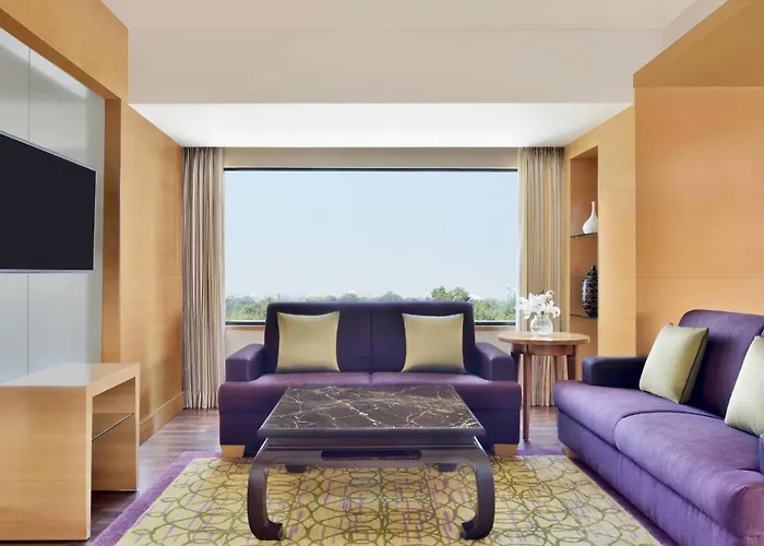 Courtyard By Marriott Chennai Hotel