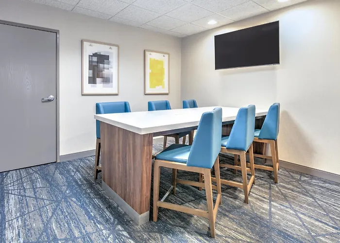 Holiday Inn Express Hotel And Suites Valparaiso By Ihg