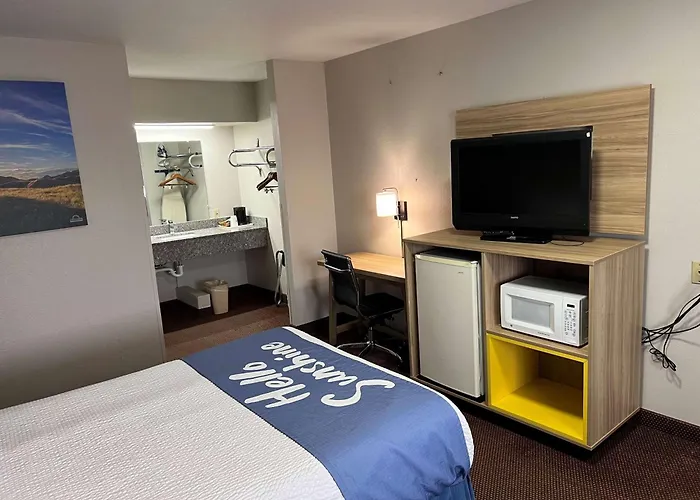 Days Inn By Wyndham Pratt