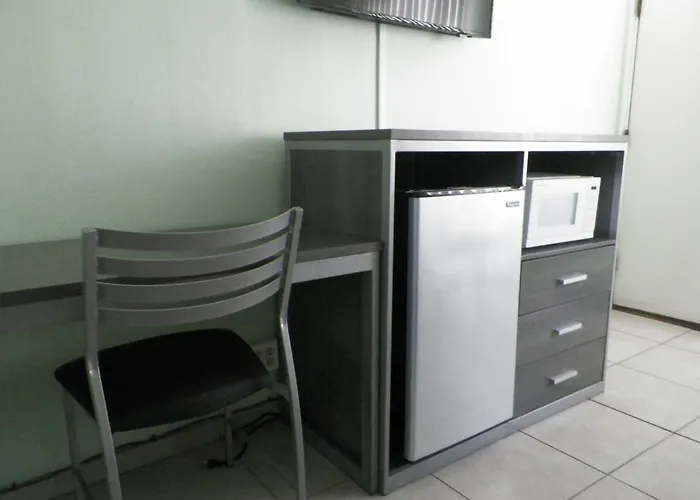 Royal Canadian Motel Wildwood