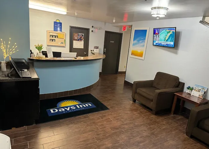 Days Inn By Wyndham Salina I-70