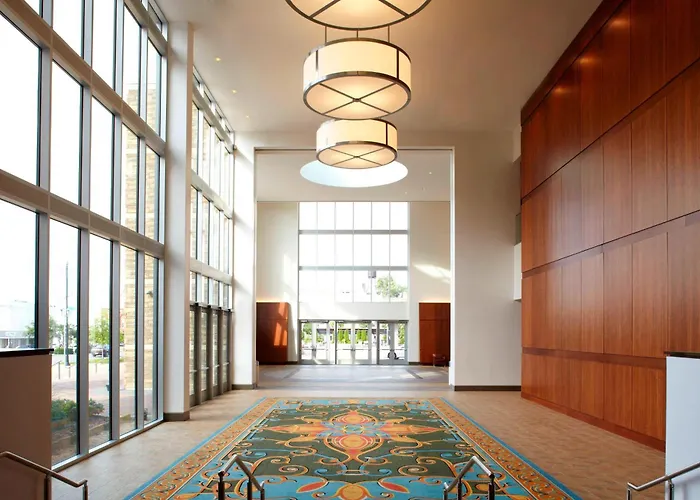 Renaissance Montgomery Hotel & Spa At The Convention Center