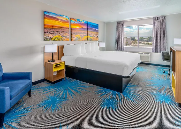 Days Inn By Wyndham Los Lunas