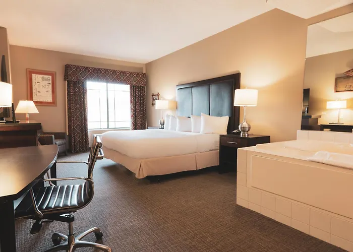 Wildwood Lodge Pewaukee