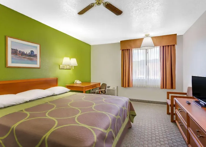 Super 8 By Wyndham Price Motel