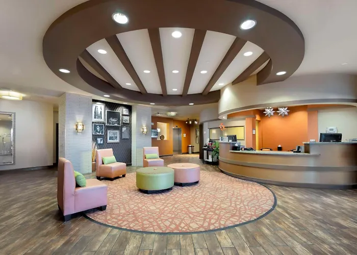 Tupelo Hotels