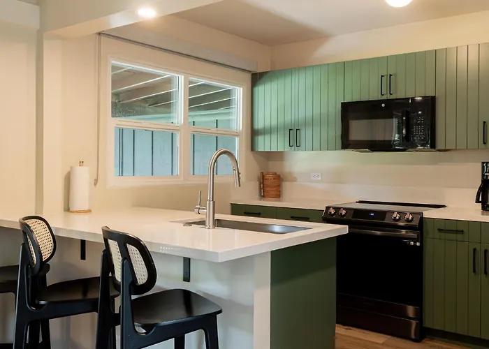 Royal Lahaina Resort & Bungalows