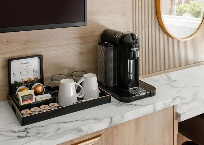 Chateau Victoria Hotel & Suites