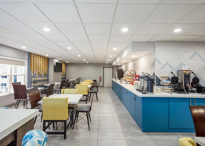 La Quinta By Wyndham Lexington Park - Patuxent Hotel California