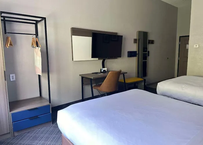 Comfort Inn & Suites Cartersville - Emerson Lake Point