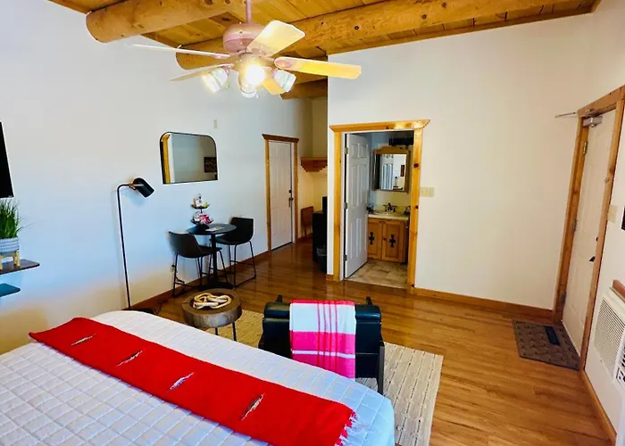 Adobe Rose Boutique Inn Artesia