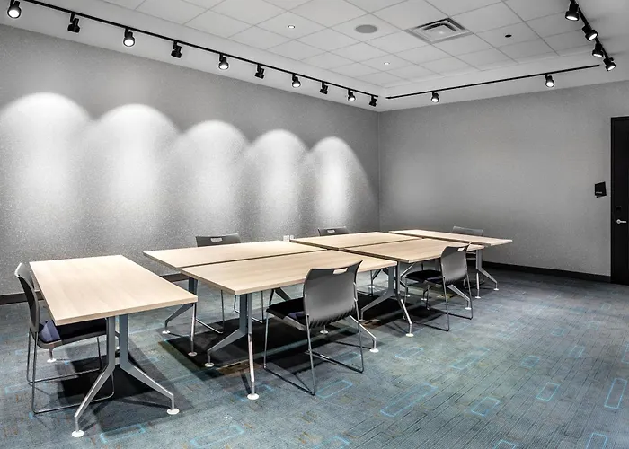 Aloft Columbus Easton Hotel