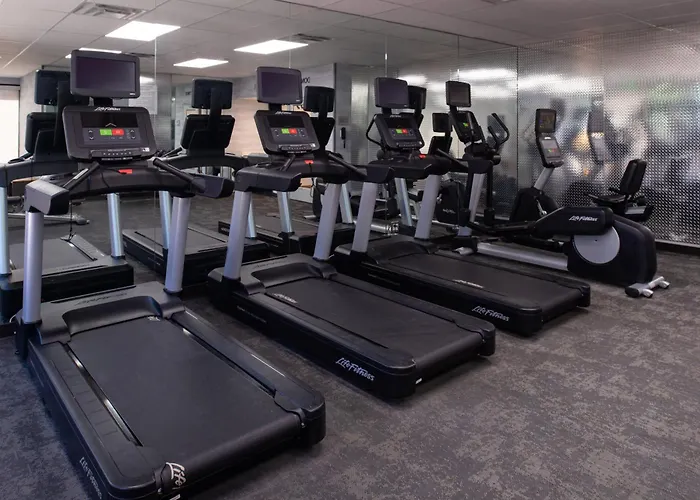 Fairfield Inn And Suites By Marriott Bakersfield Central