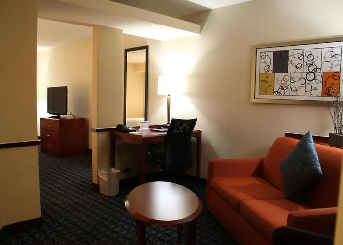 Fairfield Inn & Suites Denton