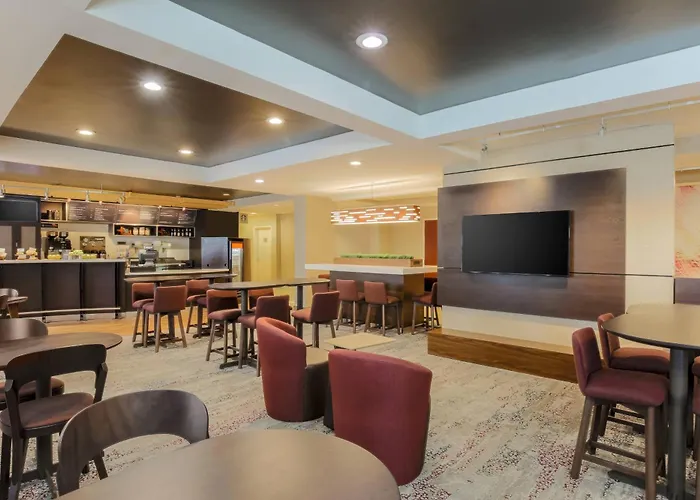 Courtyard By Marriott Monroe Airport Hotel