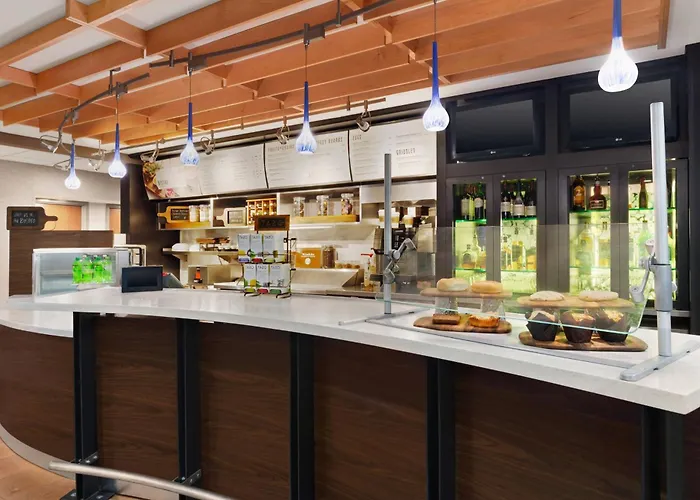 Courtyard By Marriott Tulsa Central