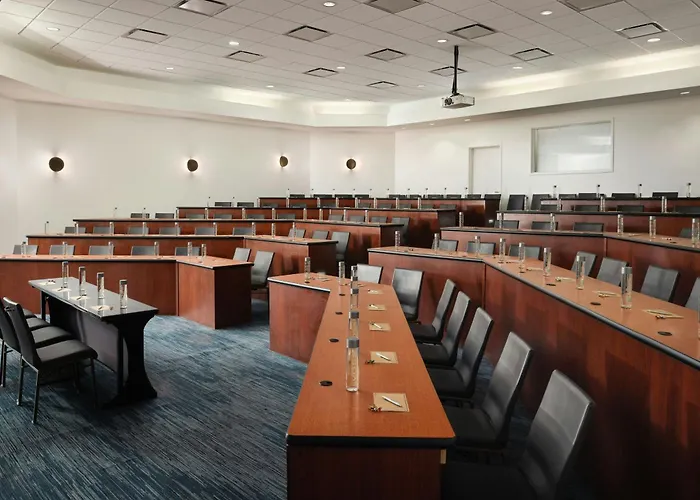 Renaissance Portsmouth-Norfolk Waterfront Hotel