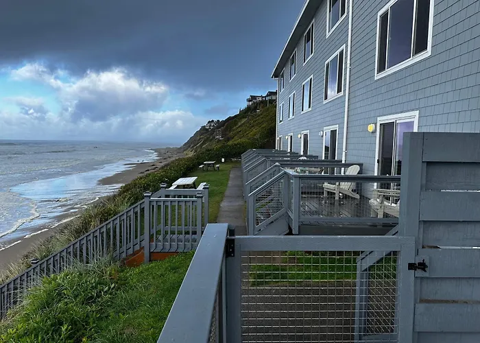 Lincoln City Hotels